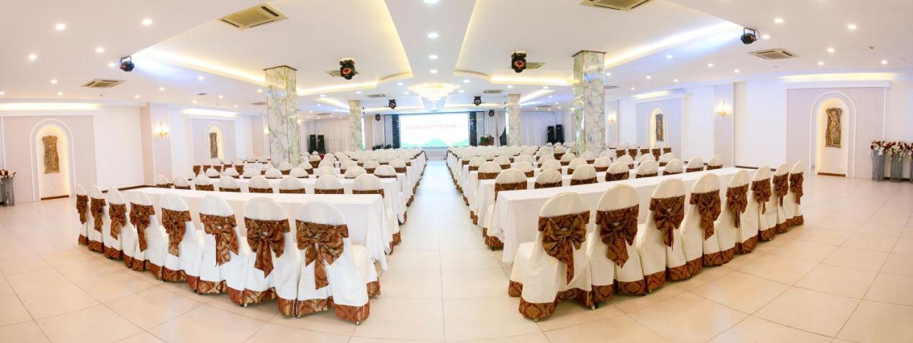 Tre Xanh Hotel Плейку Экстерьер фото