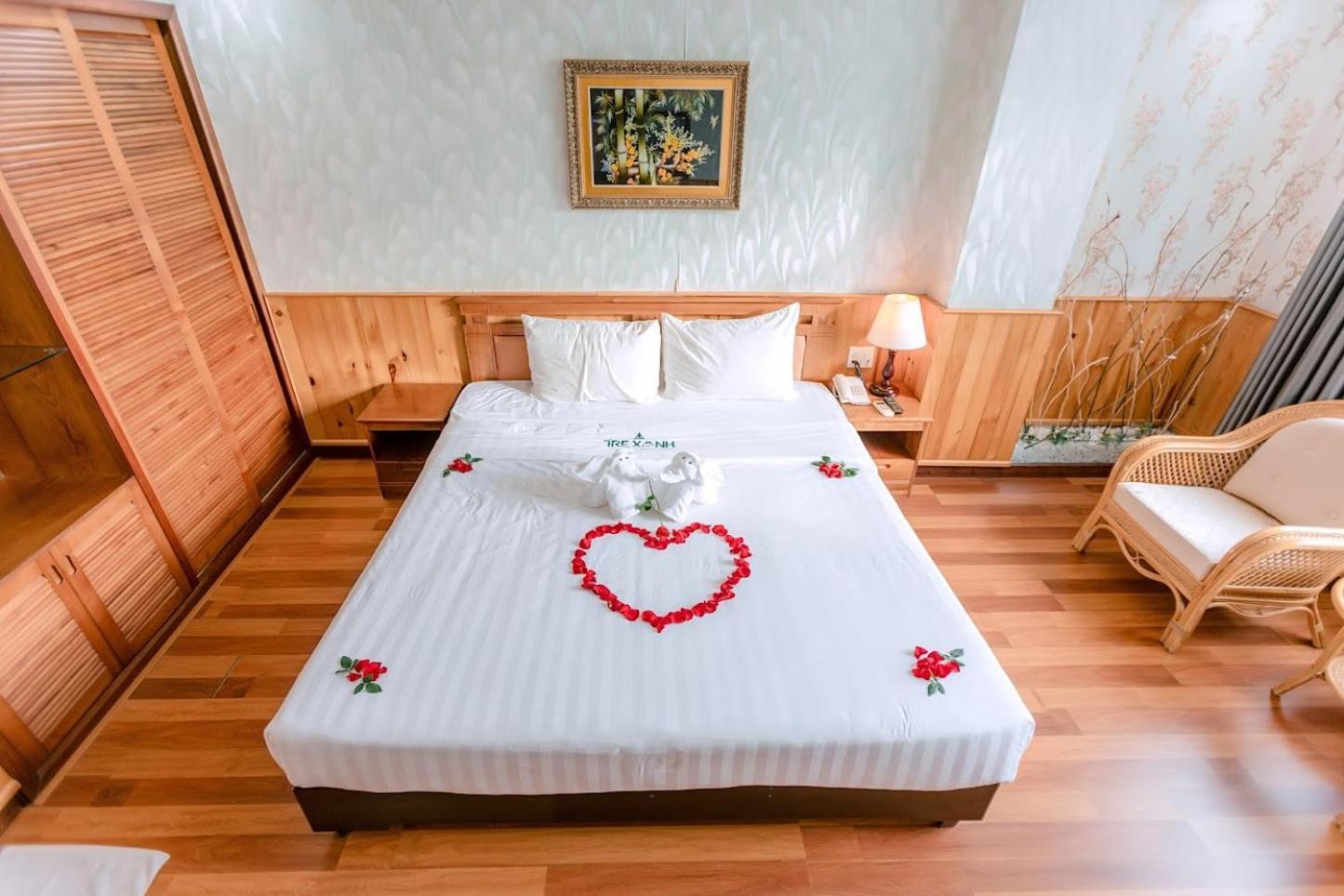 Tre Xanh Hotel Плейку Экстерьер фото