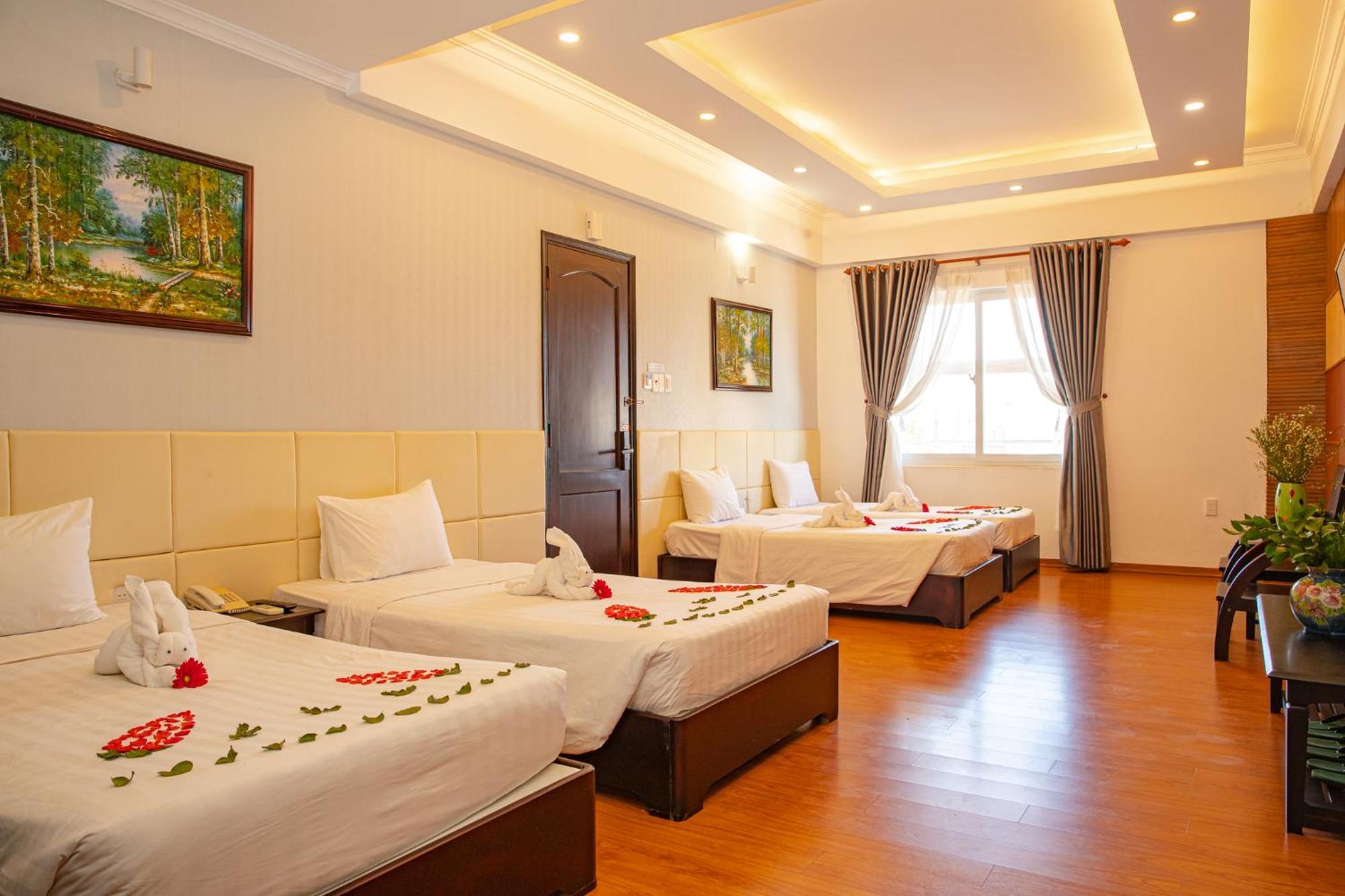 Tre Xanh Hotel Плейку Экстерьер фото