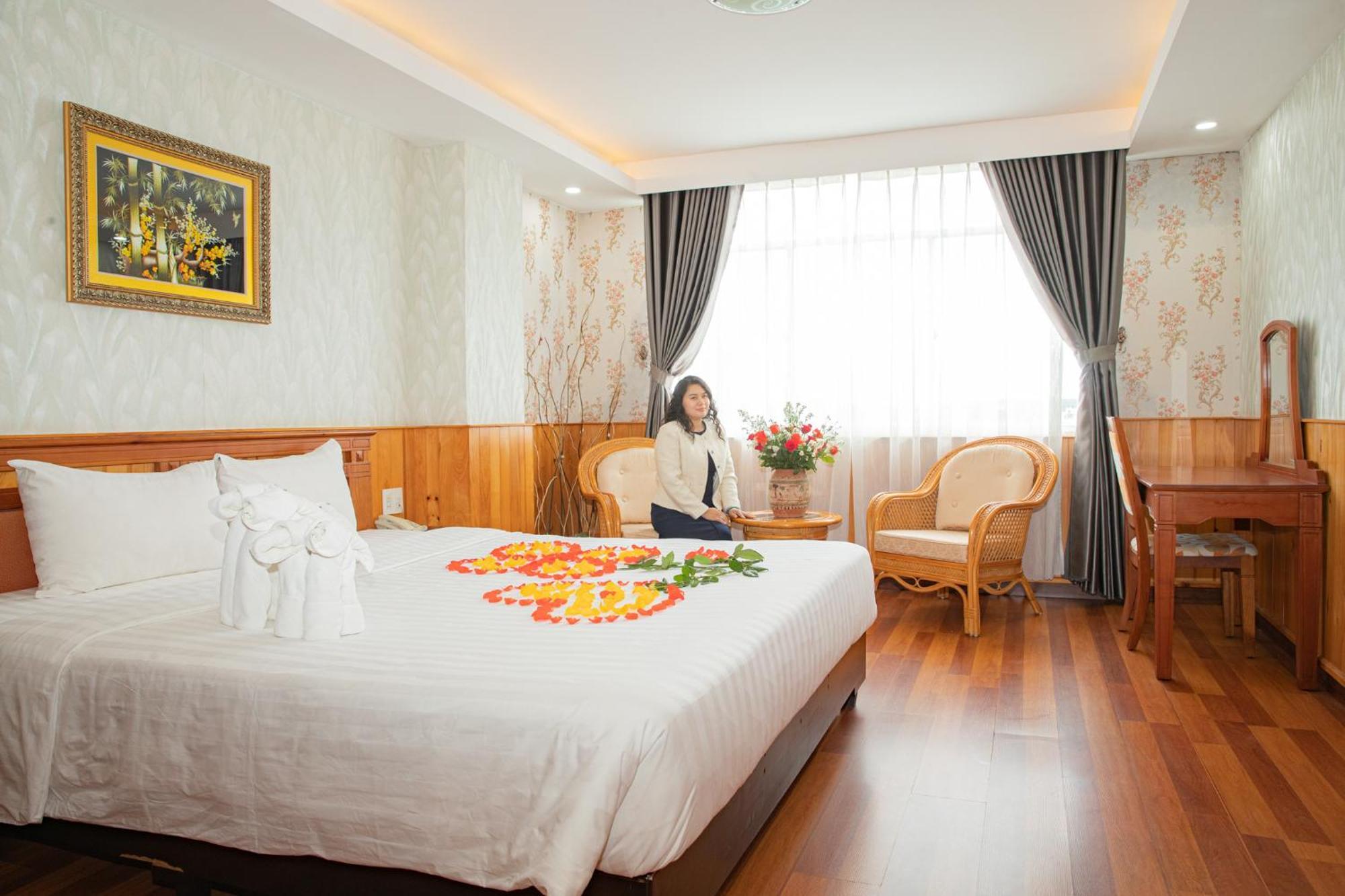 Tre Xanh Hotel Плейку Экстерьер фото