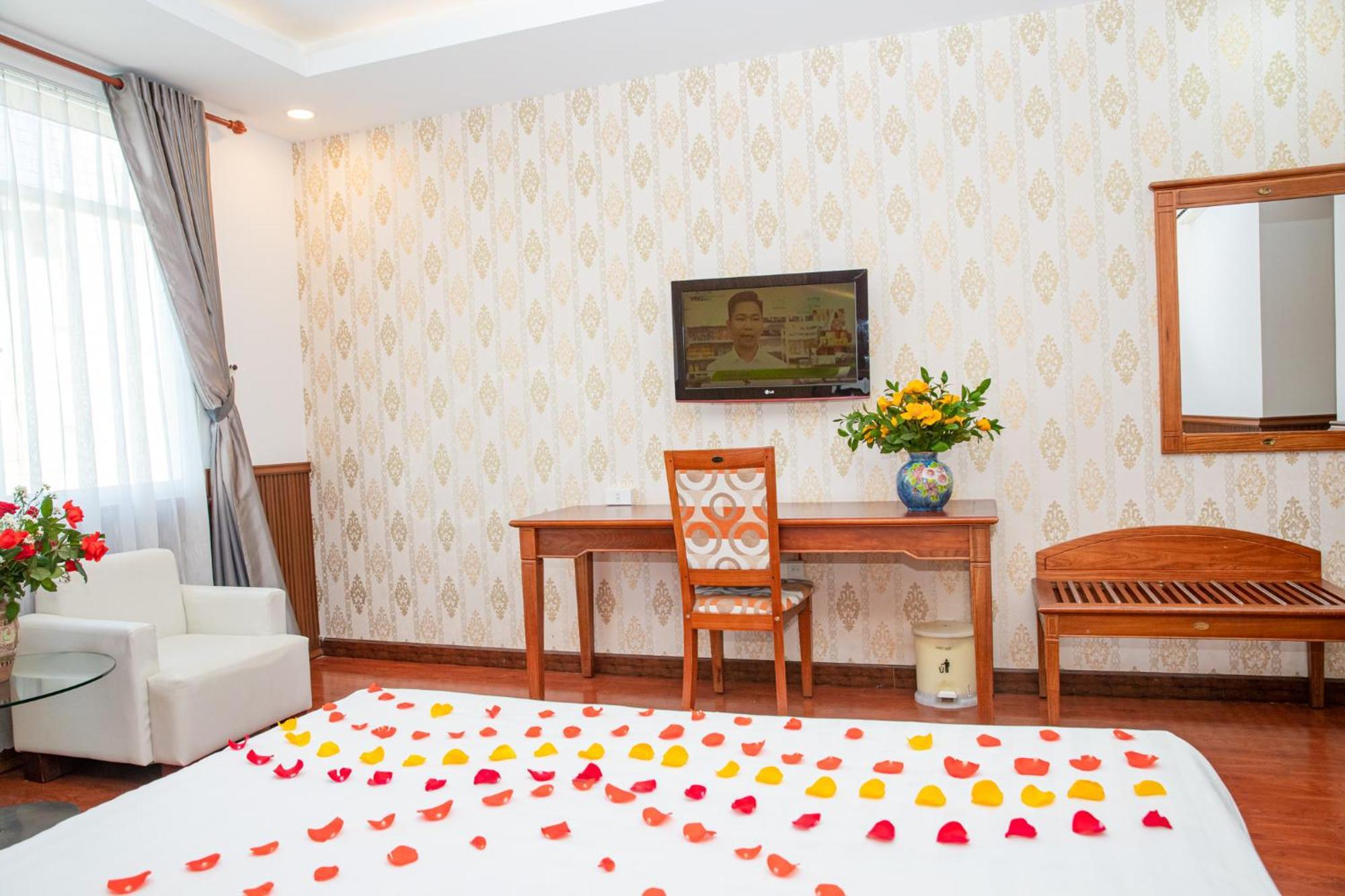 Tre Xanh Hotel Плейку Экстерьер фото