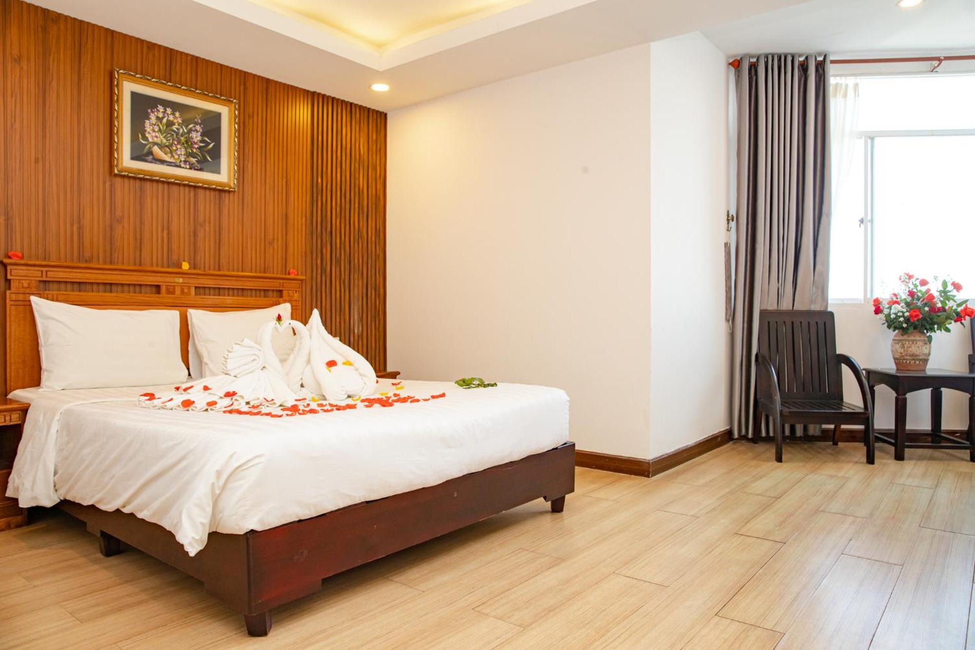 Tre Xanh Hotel Плейку Экстерьер фото