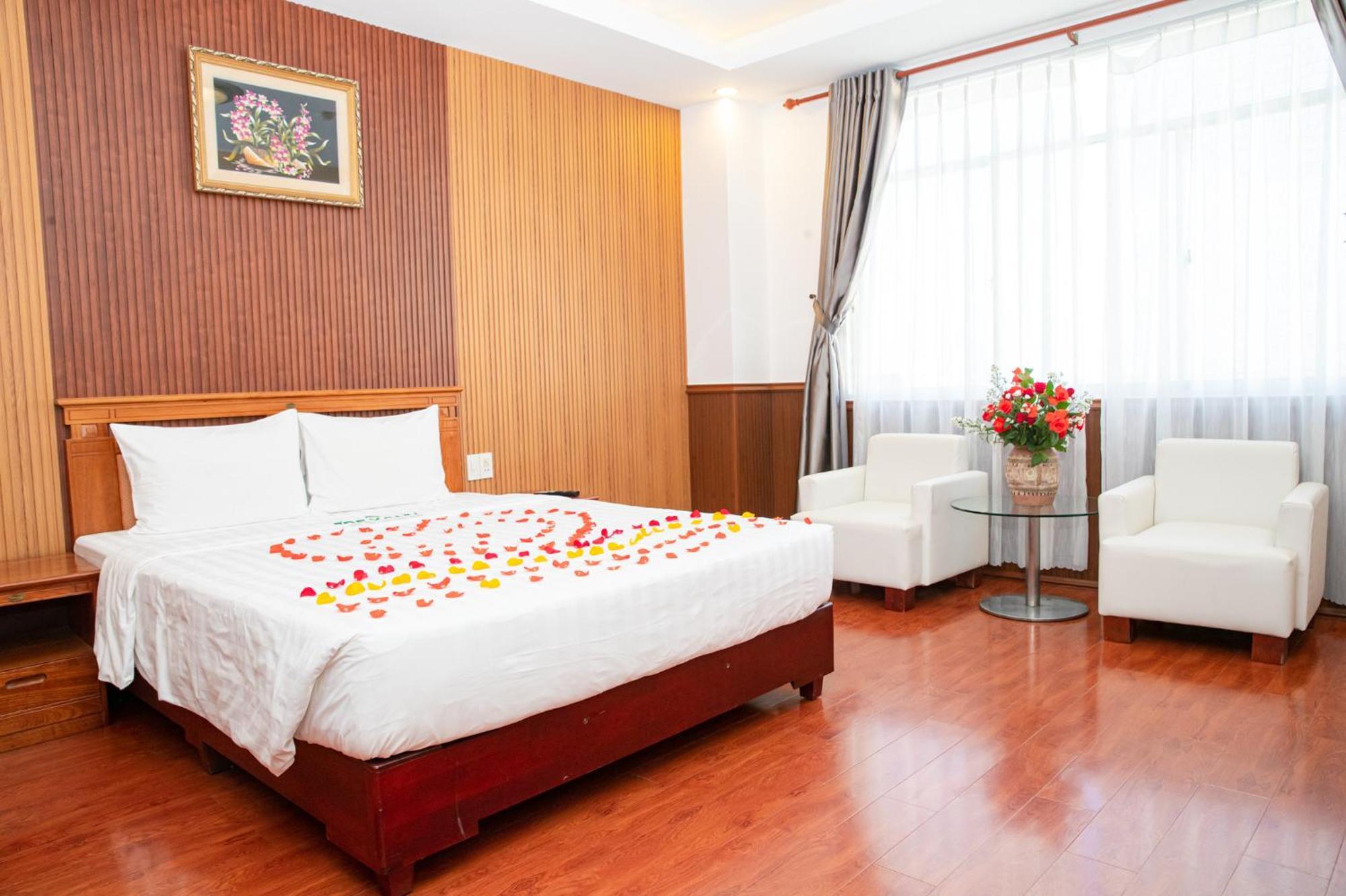 Tre Xanh Hotel Плейку Экстерьер фото