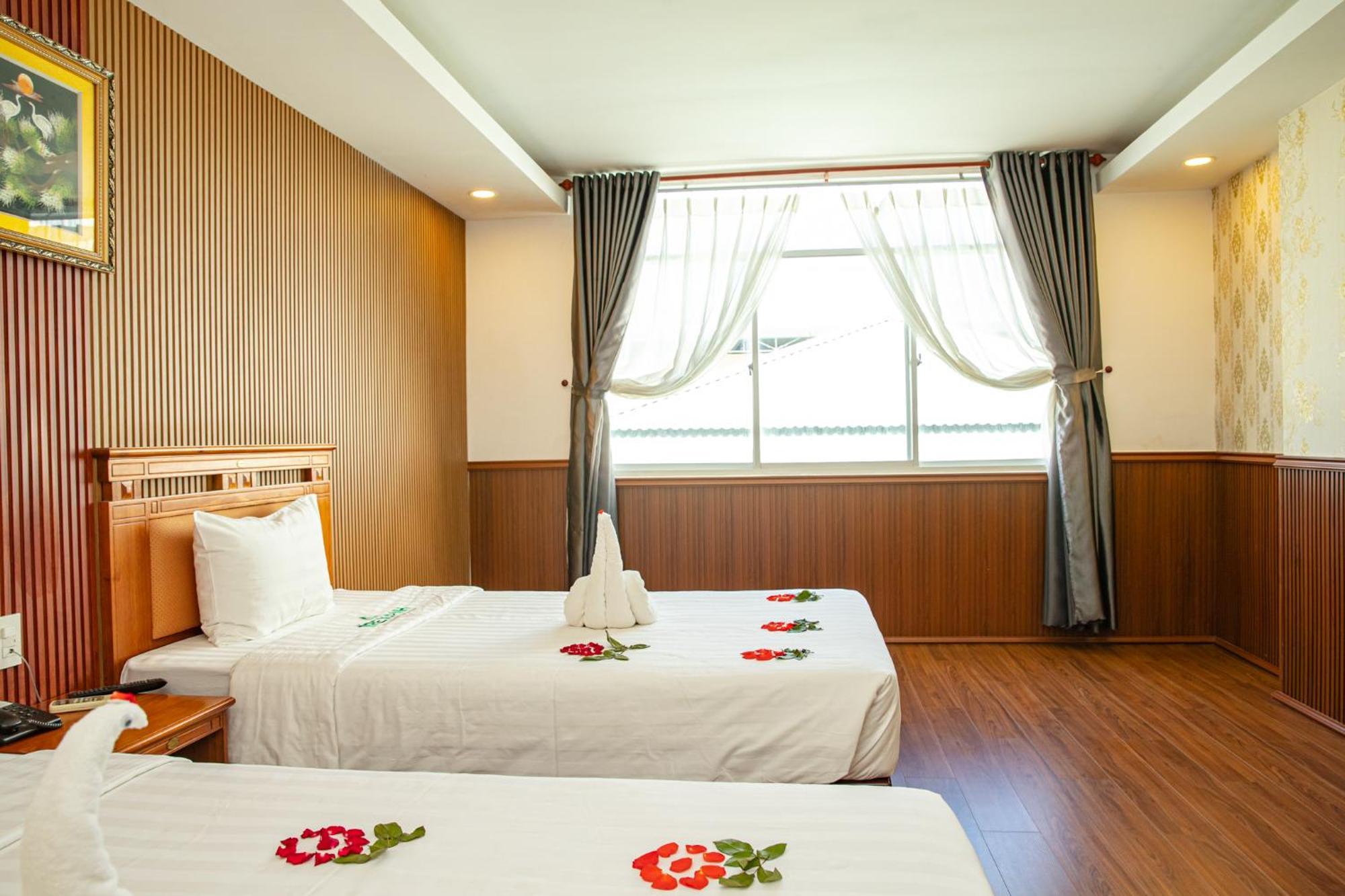 Tre Xanh Hotel Плейку Экстерьер фото
