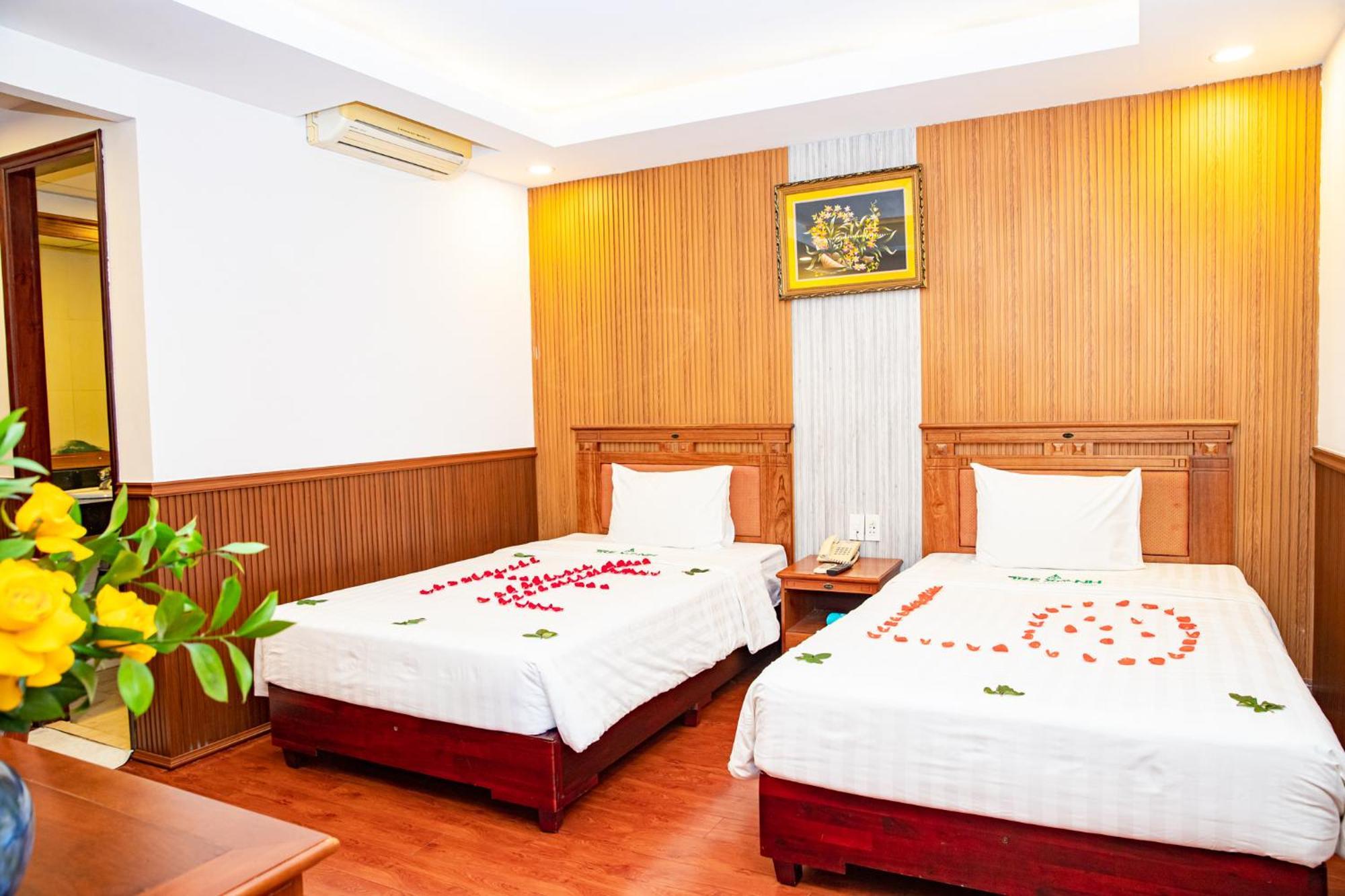 Tre Xanh Hotel Плейку Экстерьер фото