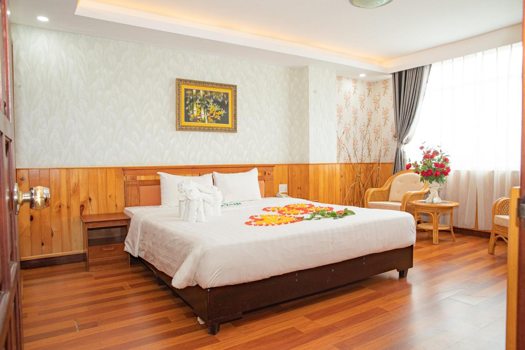 Tre Xanh Hotel Плейку Экстерьер фото