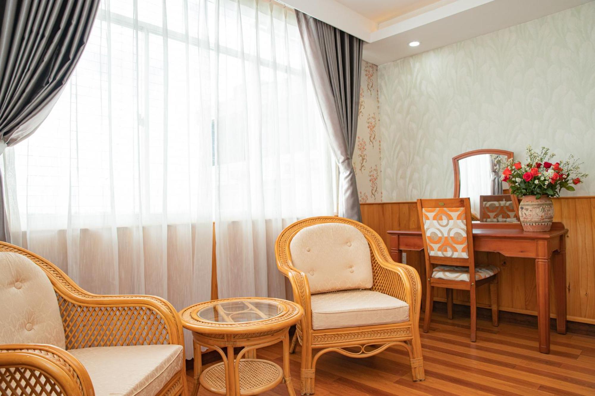Tre Xanh Hotel Плейку Экстерьер фото