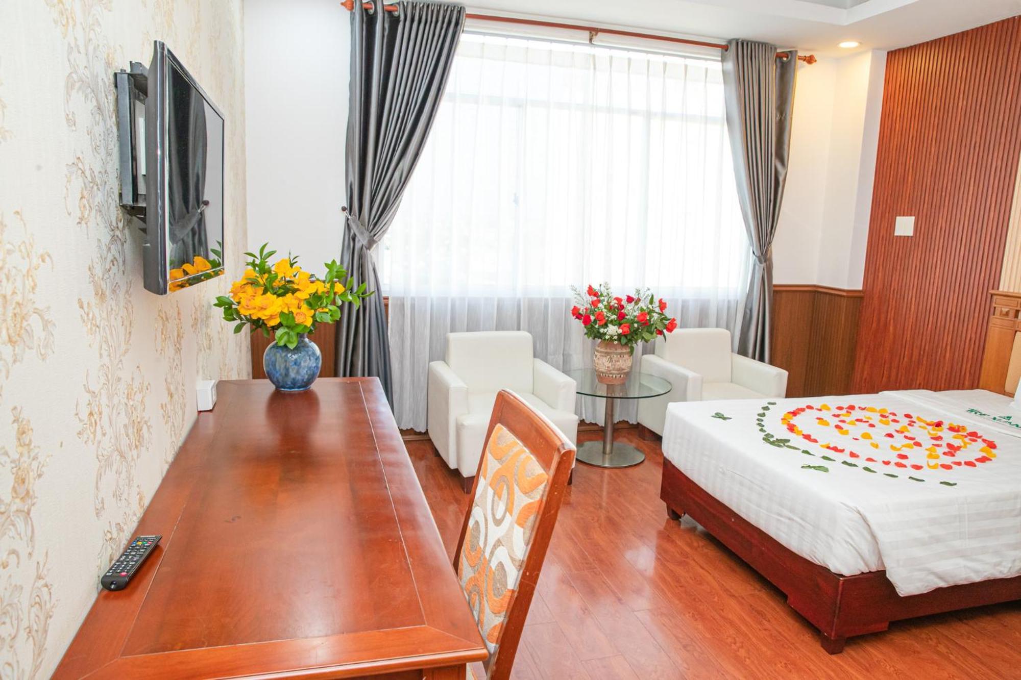 Tre Xanh Hotel Плейку Экстерьер фото