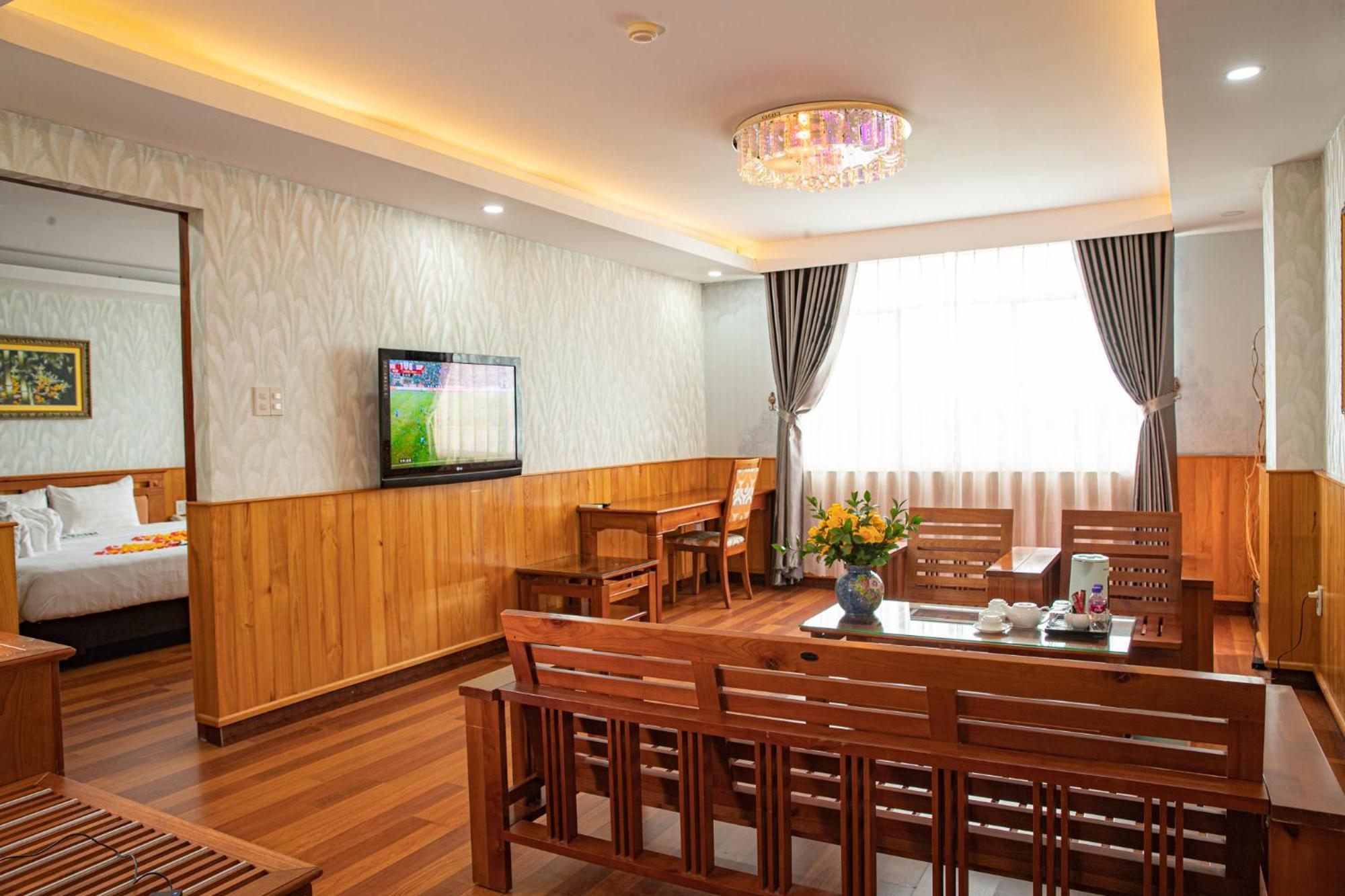 Tre Xanh Hotel Плейку Экстерьер фото