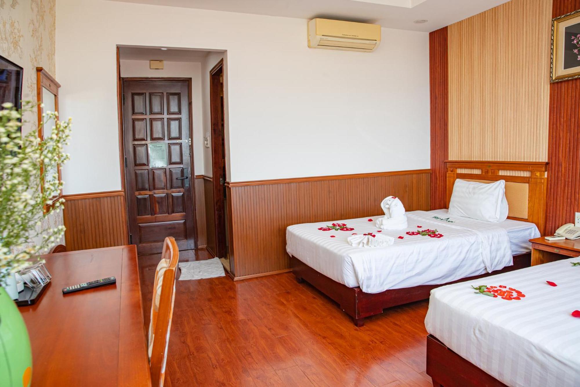 Tre Xanh Hotel Плейку Экстерьер фото