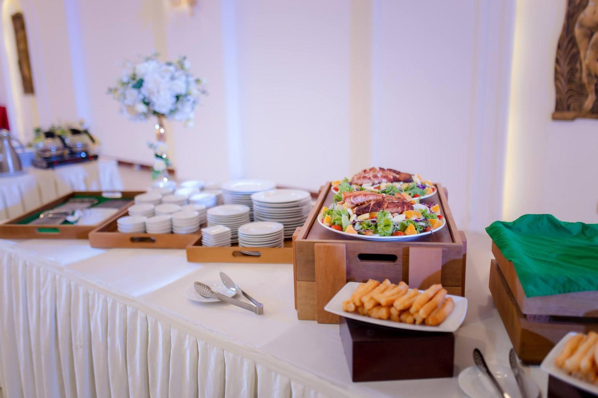 Tre Xanh Hotel Плейку Экстерьер фото